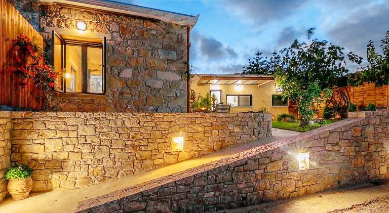 Cavos Luxury Apartments in Kissamos