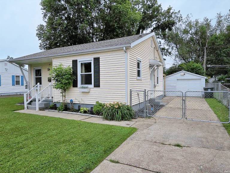 Vacation home with garden — photo 2