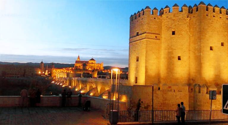 Apartamento Polvora, junto al Puente Romano in Córdoba