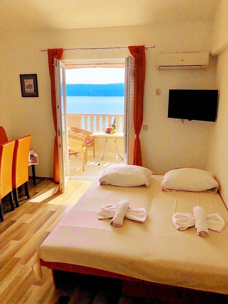 Rental apartment with BBQ & terrace | Sea view — photo 3