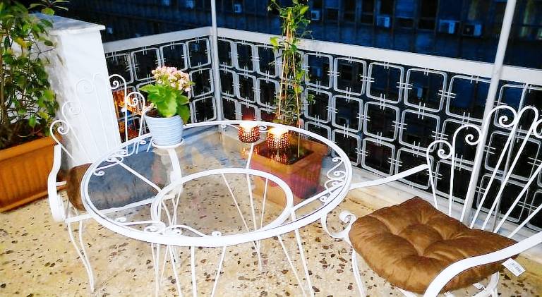 Athena's Home, Sunny Balkony 100m from metro! in Athens