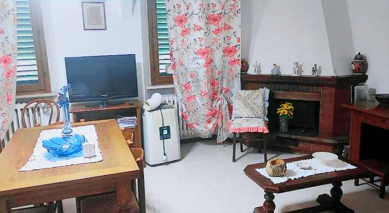 Rental apartment with 1 room for 2 persons in Volterra