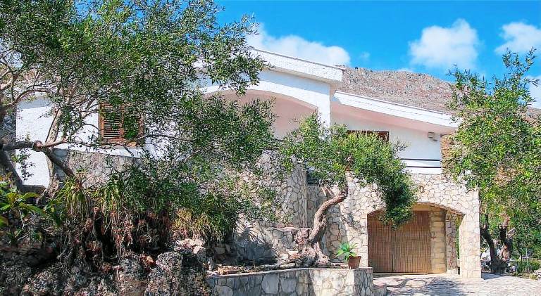 Villa with 3 rooms for 8 persons in Castellammare del Golfo