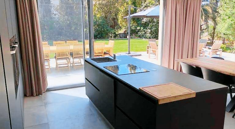 Villa with grill, patio & private pool — photo 5