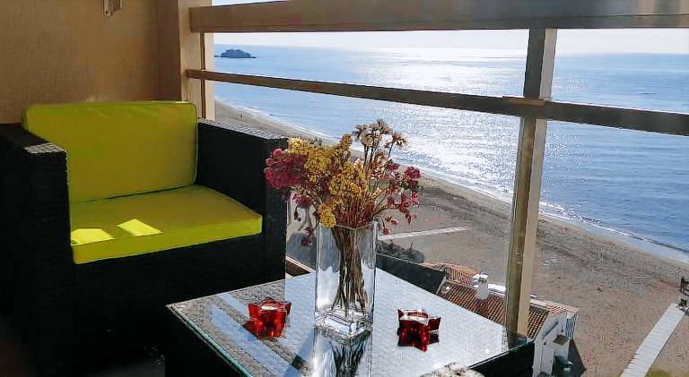 Rental apartment with private pool & patio — photo 5