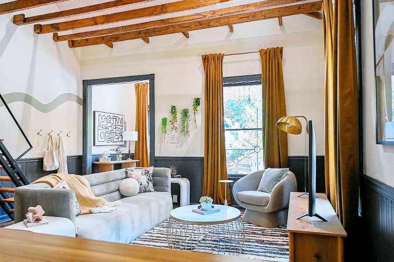 Wonderful villa with yard | Near King Center for Nonviolent Social Change | Suitable for remote work | Pets allowed in Atlanta, GA