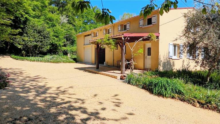 Terres du Milieu in Périgueux