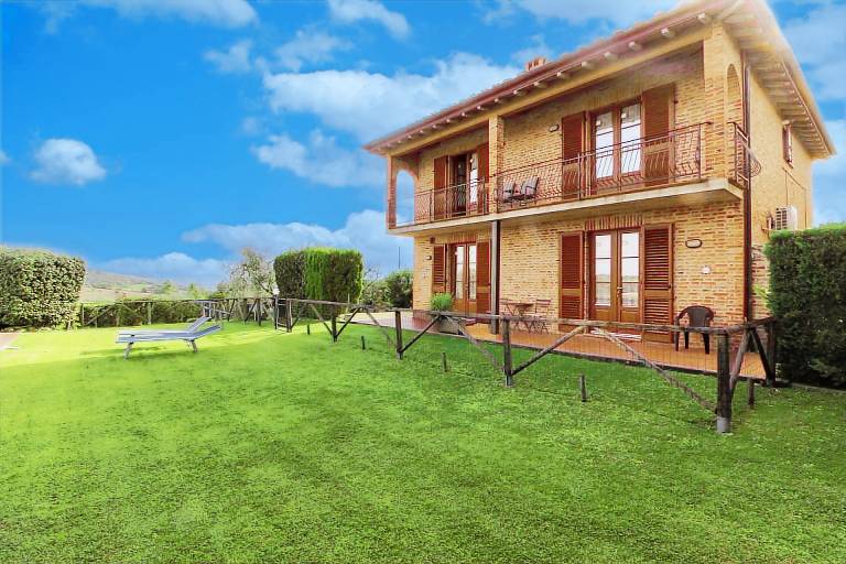 Villa with barbecue, private pool & garden — photo 2