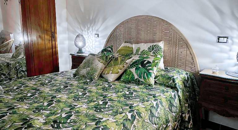 Holiday apartment with pool in Carrara