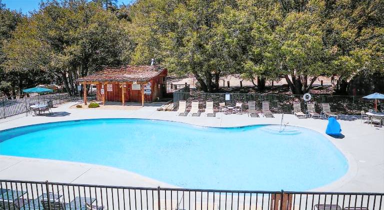 Idyllwild Camping Resort Wheelchair Accessible Cottage — photo 3
