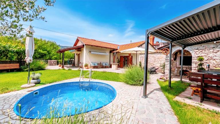 Fully equipped beautiful villa with private pool, BBQ & terrace | Pets allowed in Opatija