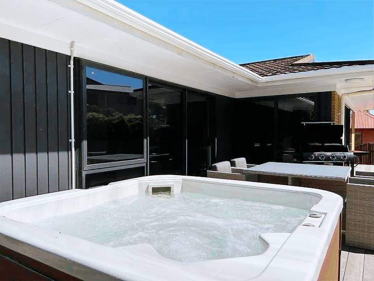 House  Lynmore