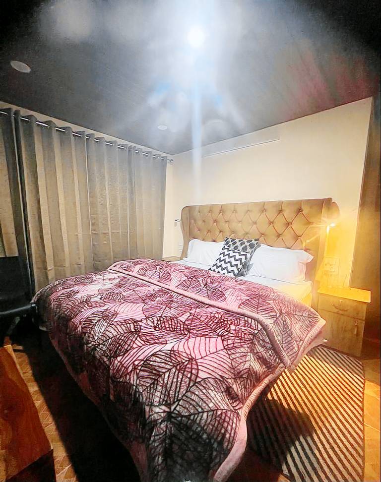 Apartment with 4 rooms for 10 persons in Shimla
