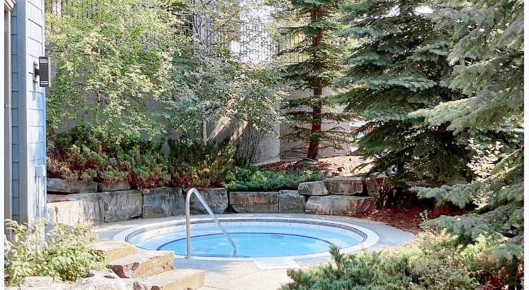 Serviced apartment with sauna, jacuzzi & terrace — photo 5