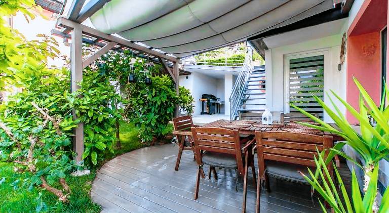 Holiday apartment with terrace, hot tub & garden — photo 5