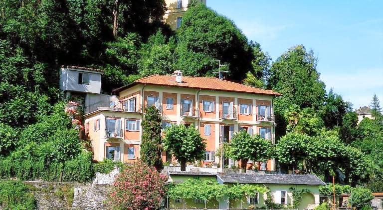 Lovely holiday apartment with terrace & garden | Pet-friendly in Novara