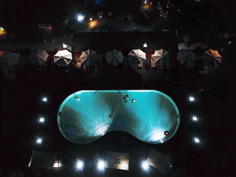 Holiday apartment with jacuzzi, pool & sauna — photo 4