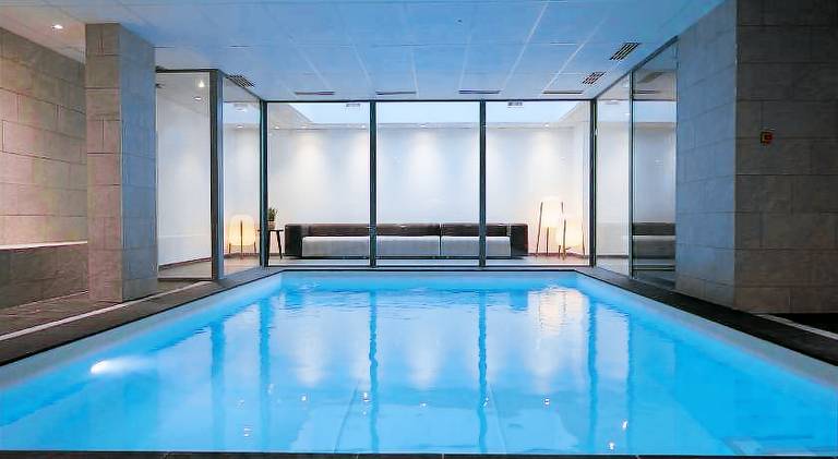 Serviced apartment with terrace & pool — photo 3