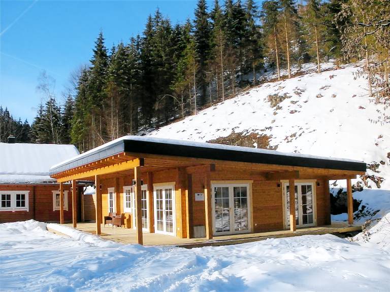 Chalet with sauna, hot tub & patio — photo 2