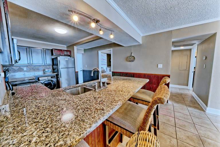 Condo with pool — photo 5