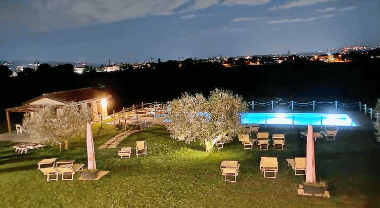 Serviced apartment with pool, garden & jacuzzi — photo 5