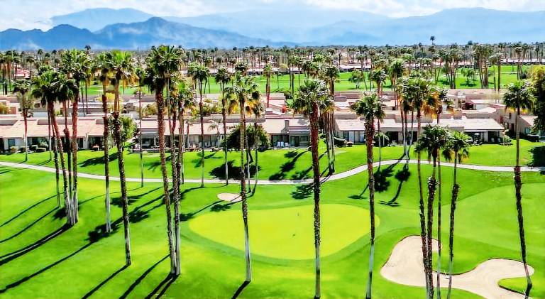 Vacation home with 2 rooms for 4 persons in Palm Desert, CA