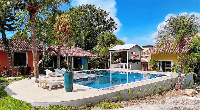 House with pool — photo 4
