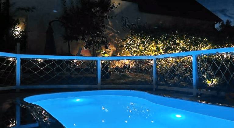 Lodge with sauna, yard & pool — photo 4