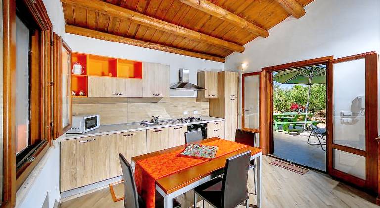 House with 2 rooms for 4 persons — photo 2