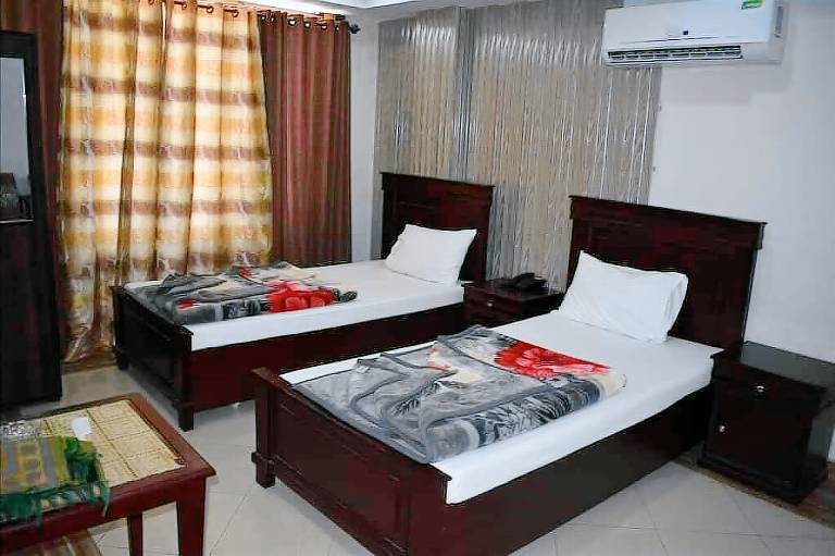Hotel Kashmir Inn