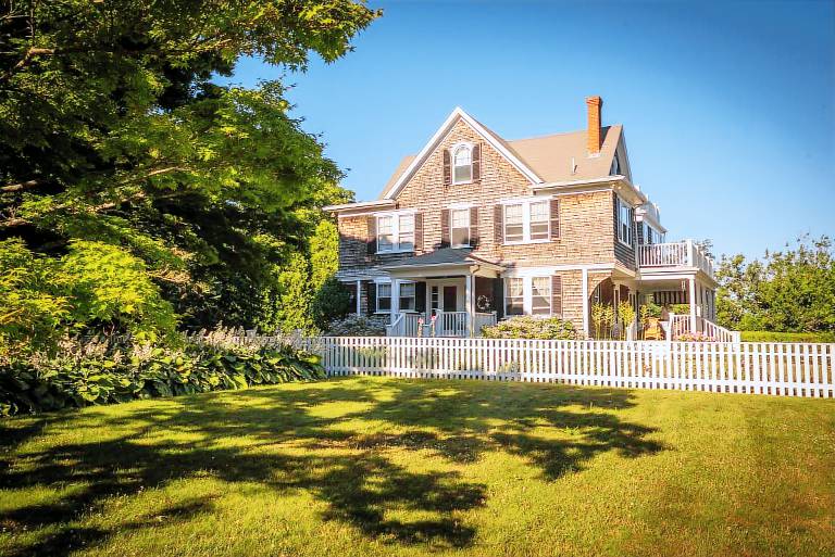 House Vineyard Haven