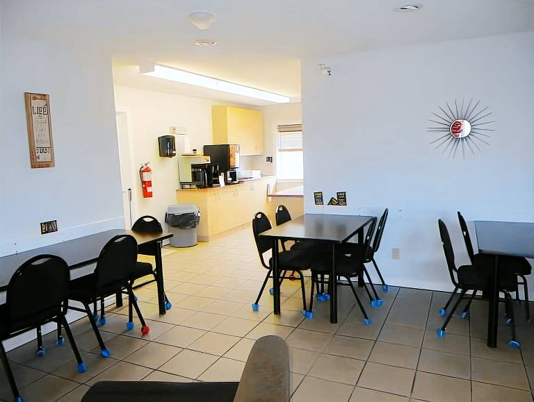 Shoreside Inn & Suites — photo 4