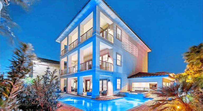 House with pool | Pets are welcome in Destin, FL