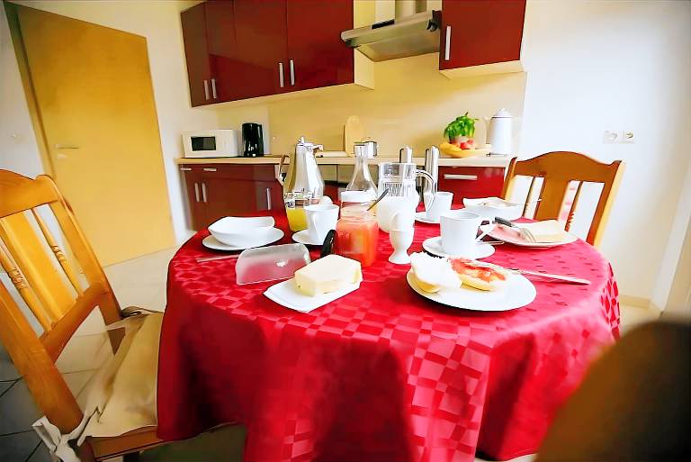 Rental apartment with terrace & garden | Garden view — photo 3