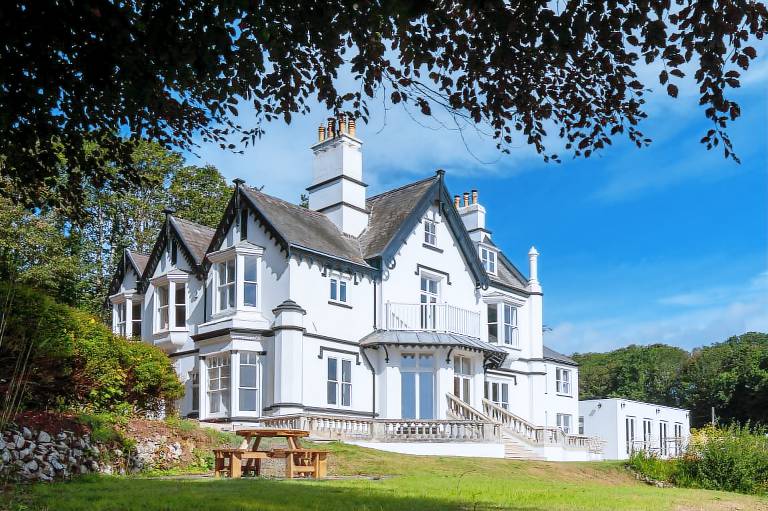 Castle with private pool, jacuzzi & yard | Sea view — photo 4
