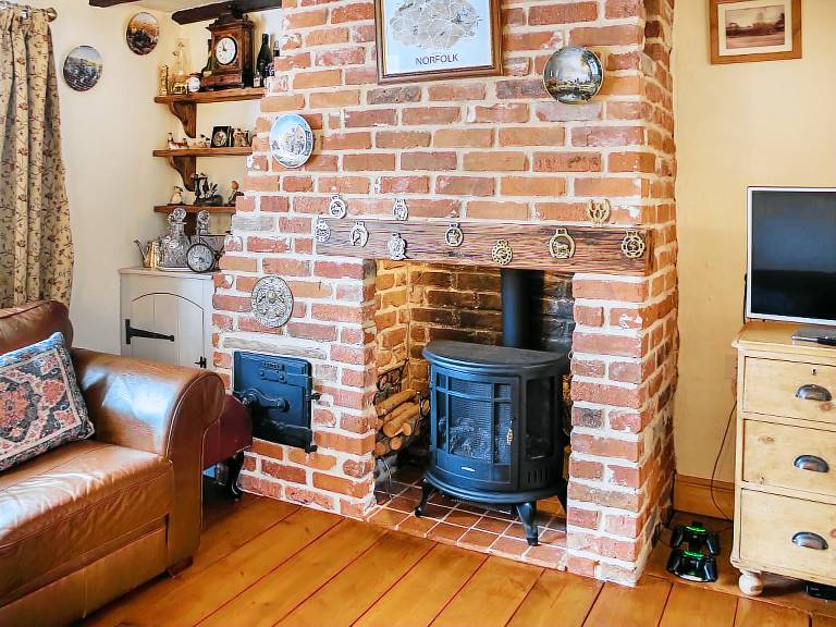Family-friendly wonderful cottage with yard & grill | River view | Dogs allowed — photo 3