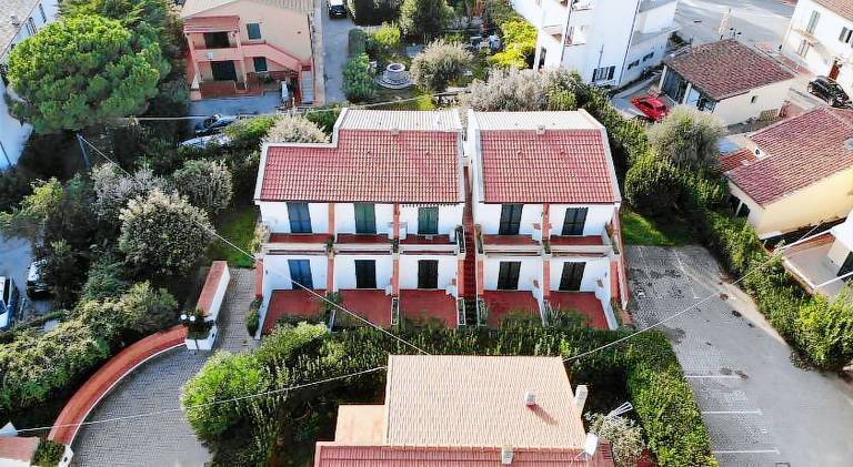 Rental apartment with patio in Campo nell'Elba