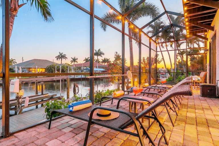 Waterfront Oasis of Luxury & Comfort, Heated Pool/Spa, Pool Table, Bikes - Southern Sun Retreat — photo 2