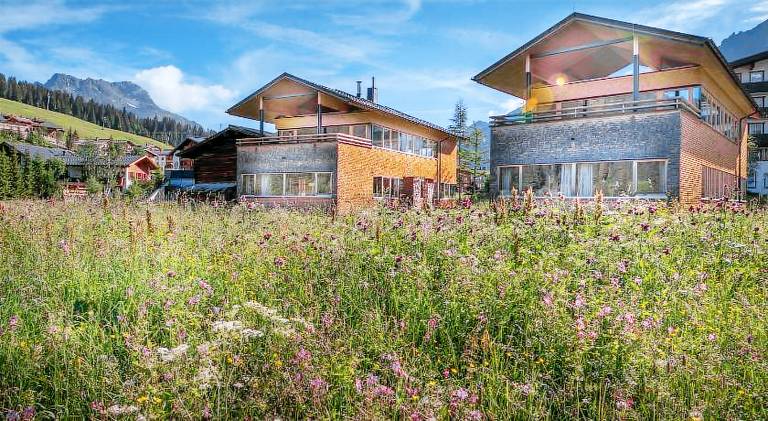 Family-oriented chalet with yard, patio & sauna | Ski nearby | Pet-friendly — photo 5