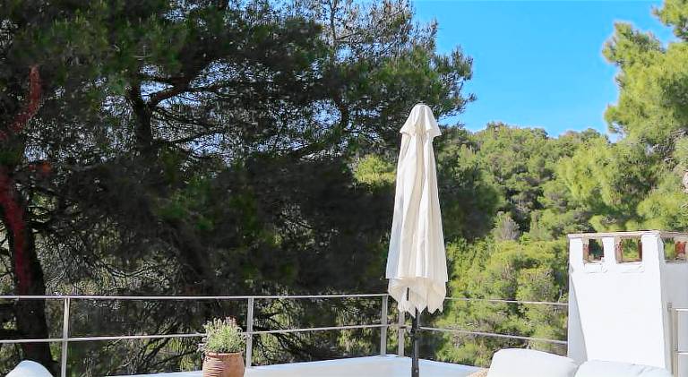 Villa with yard & terrace in Skiathos