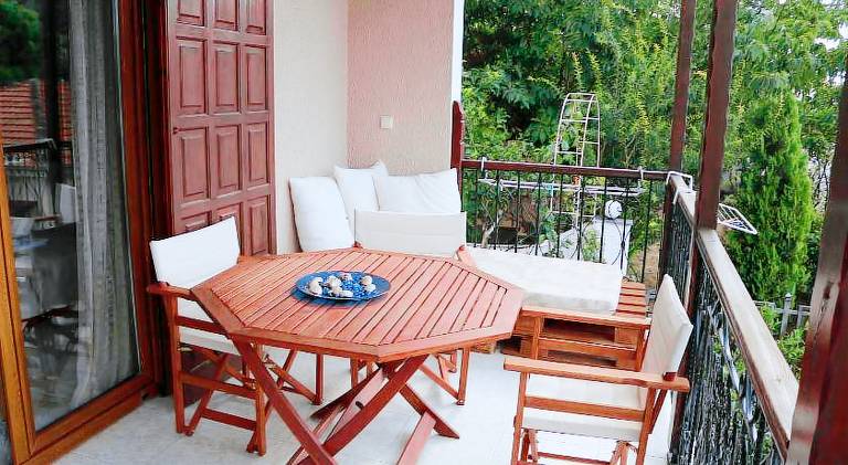 Ample vacation home with patio, yard & hot tub | Suitable for remote work | Pet-friendly — photo 2