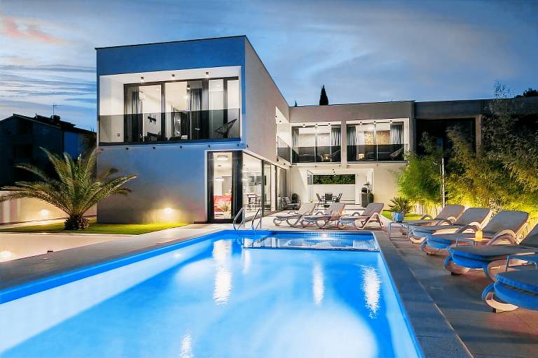Fully equipped villa with barbecue, patio & private pool | Dogs allowed in Medulin