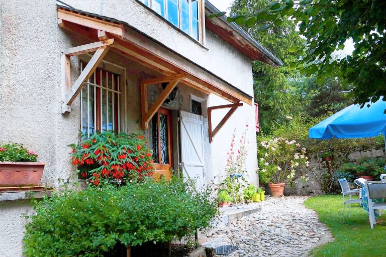 Gite with garden — photo 2