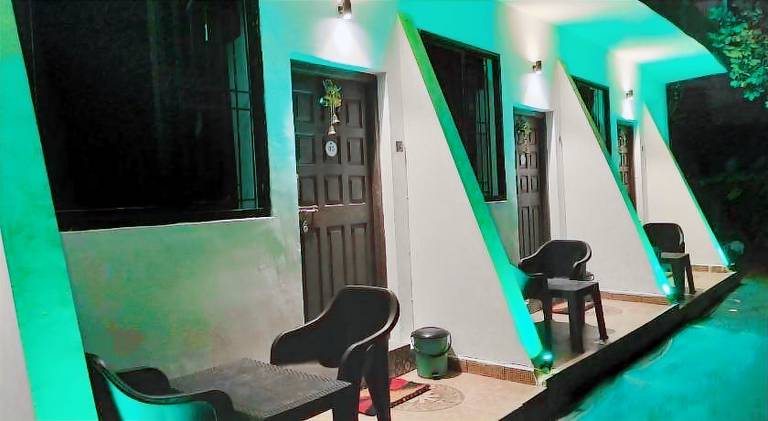 HOTEL COROLINA DELUXE GUEST HOUSE & VILLAs — photo 2