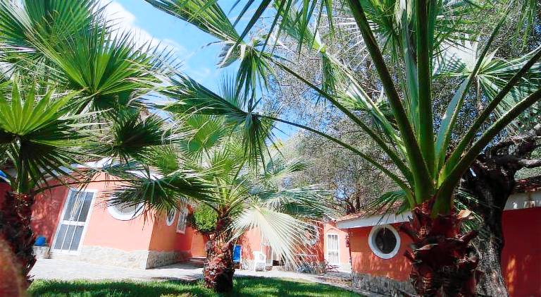 Serviced apartment with garden in Salerno