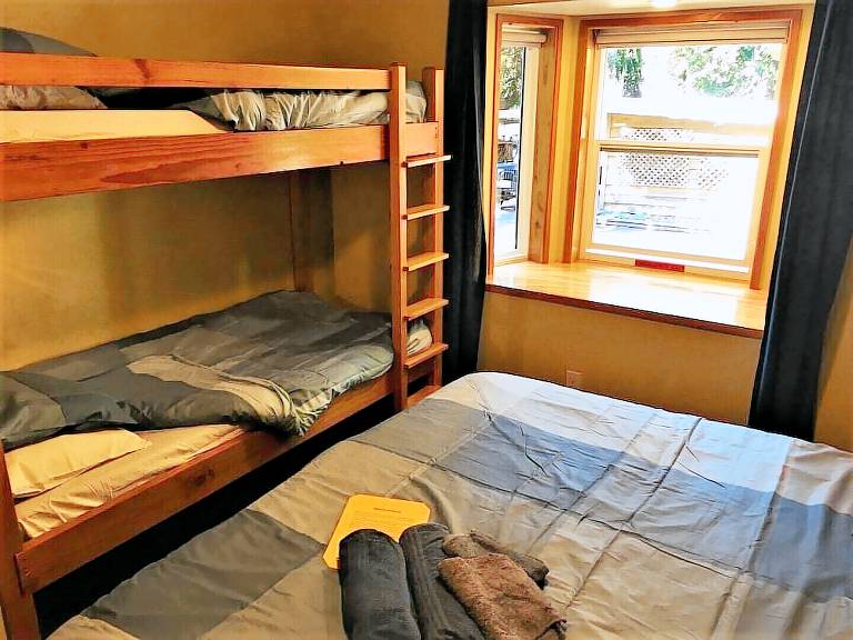 Hostel  Roberts Creek