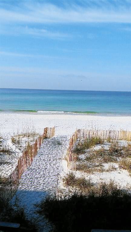 Hus Miramar Beach