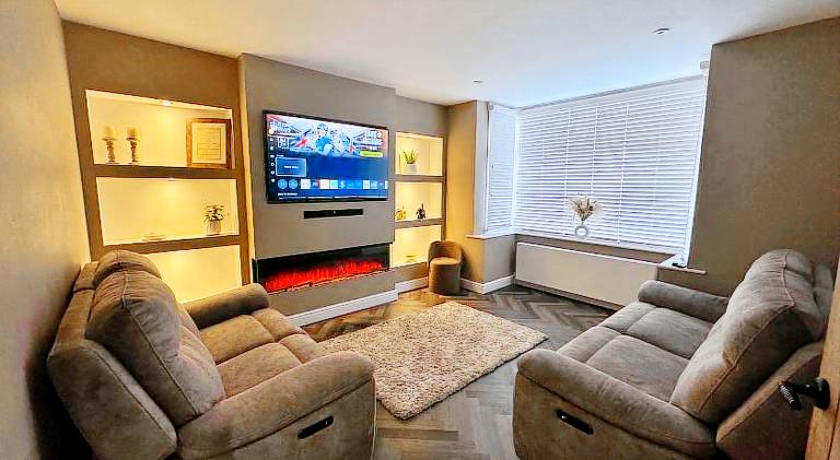 4 bedroom family home - steps away from the beach — photo 2