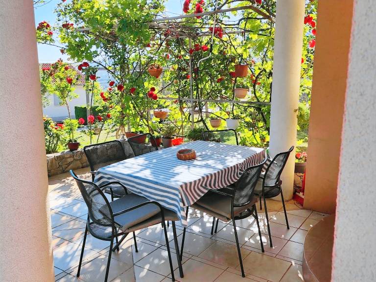 Two bedroom apartment with terrace and sea view Kaštel Stari, Kaštela (A-24406-a) in Trogir
