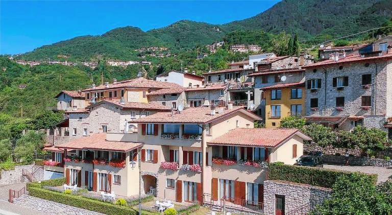 Serviced apartment with garden & terrace | Dogs allowed in Tignale